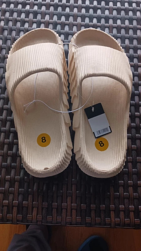 NEW!!  Men's Memory Foam Sandal Flip Flops Select Size 8 Us