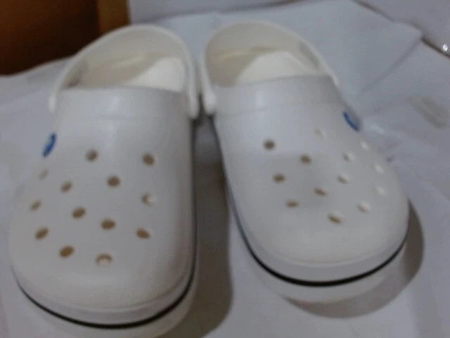 UsedVeryGood_Crocs Unisex Men's and Women's Crocband Clog, White, 7